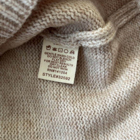 Hem & Thread turtleneck sweater NWT SMALL - Picture 5 of 6